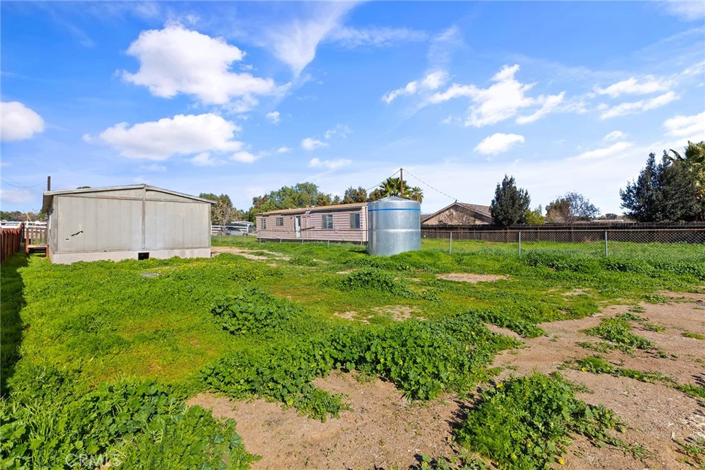 21285 Kinney Street Perris, CA 92570 - Photo 7 of 38