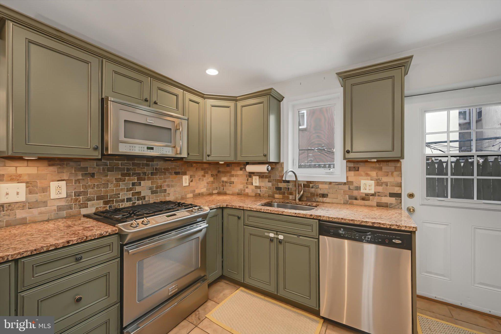 2420 Madison Square Philadelphia, PA 19146 - Photo 13 of 30