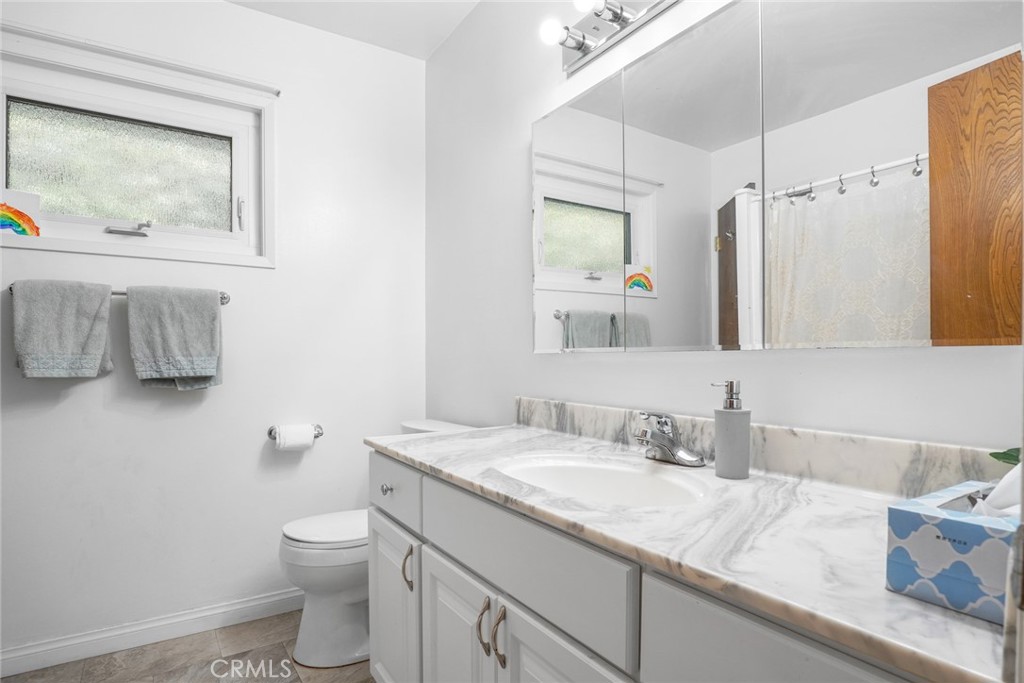 3541 Marna Avenue Long Beach, CA 90808 - Photo 23 of 30 Bathroom 2