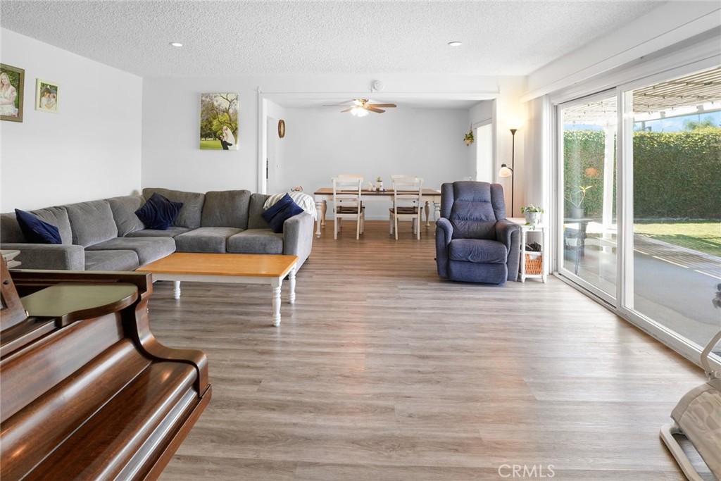 3541 Marna Avenue Long Beach, CA 90808 - Photo 5 of 30 Living room