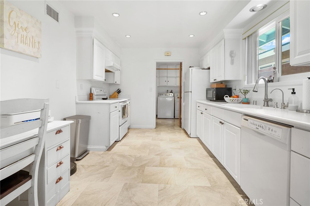 3541 Marna Avenue Long Beach, CA 90808 - Photo 9 of 30 Updated kitchen