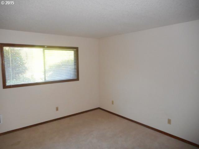 1720 Southwest 4th Street Gresham, OR 97080 - Photo 5 of 8 Gallery Image 5