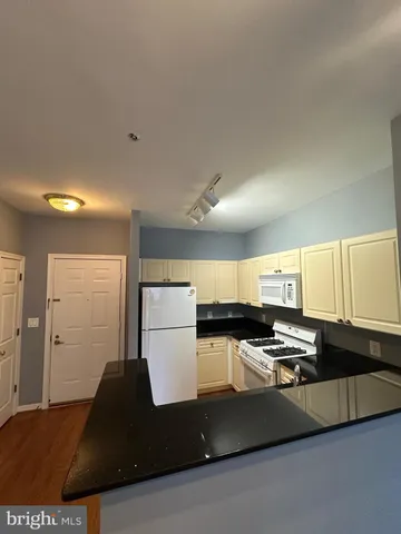 $359,000 | 1645 International Drive, Unit 125, McLean, VA 22102