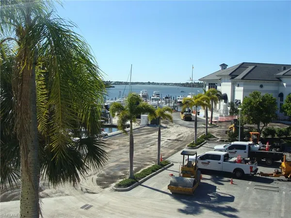 $499,995 | 807 River Point Drive, Unit 201D, Naples, FL 34102