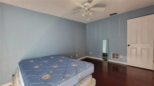 $3,500 | 3024 Sandpiper Place, Clearwater, FL 33762