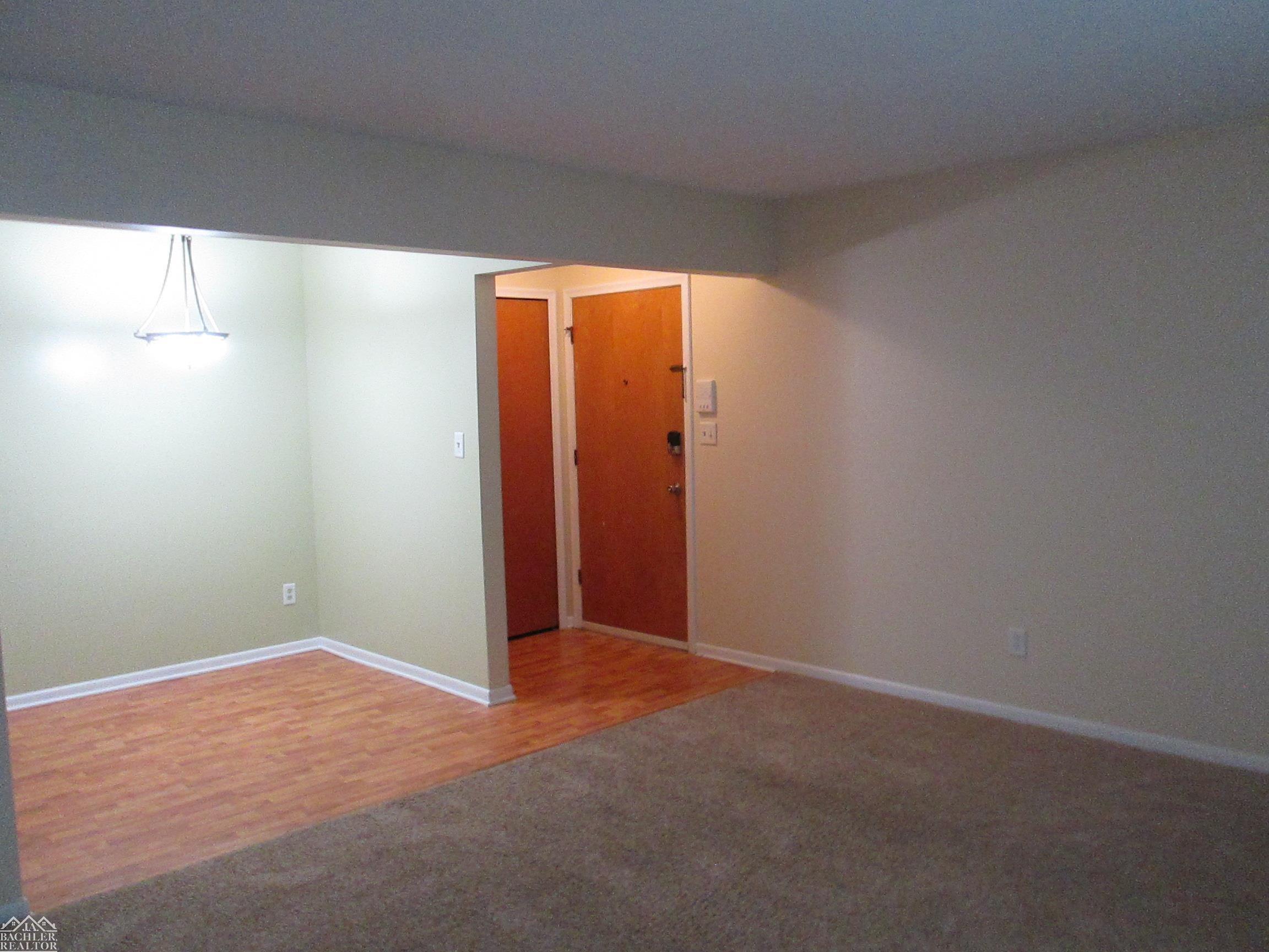 1637 South Riverside Avenue St. Clair, MI 48079 - Photo 5 of 11