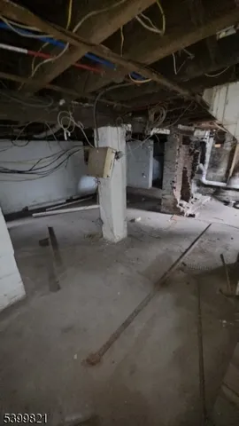 a view of a garage room