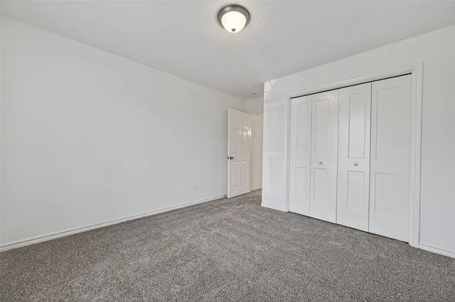 $299,900 | 653 Nelson Street, Sealy, TX 77474