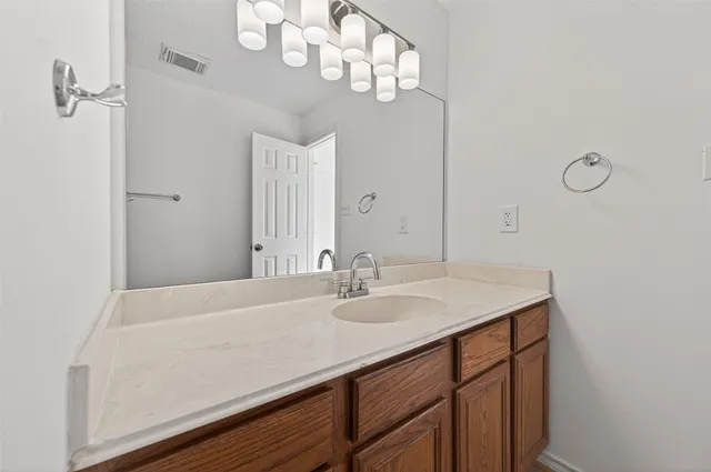 $299,900 | 653 Nelson Street, Sealy, TX 77474