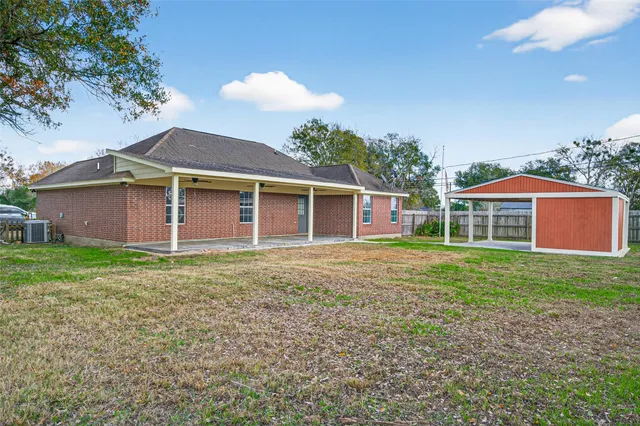 $299,900 | 653 Nelson Street, Sealy, TX 77474