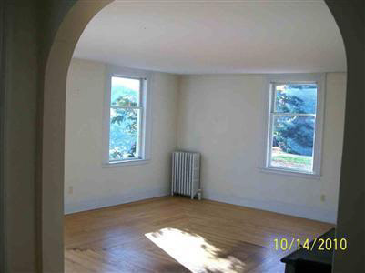 204 Higgins Street Howell, MI 48843 - Photo 6 of 6 20139472-5.JPG