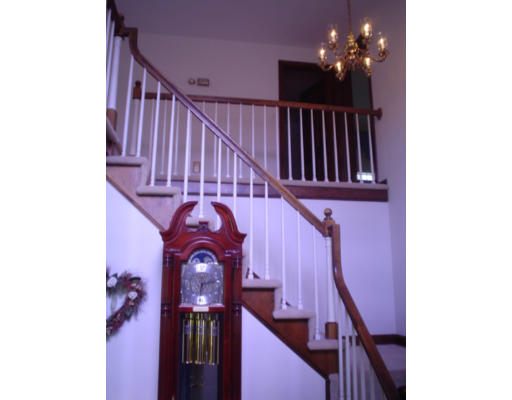 91 Evergreen Road Tewksbury, MA 01876 - Photo 3 of 15 Gallery Image 3