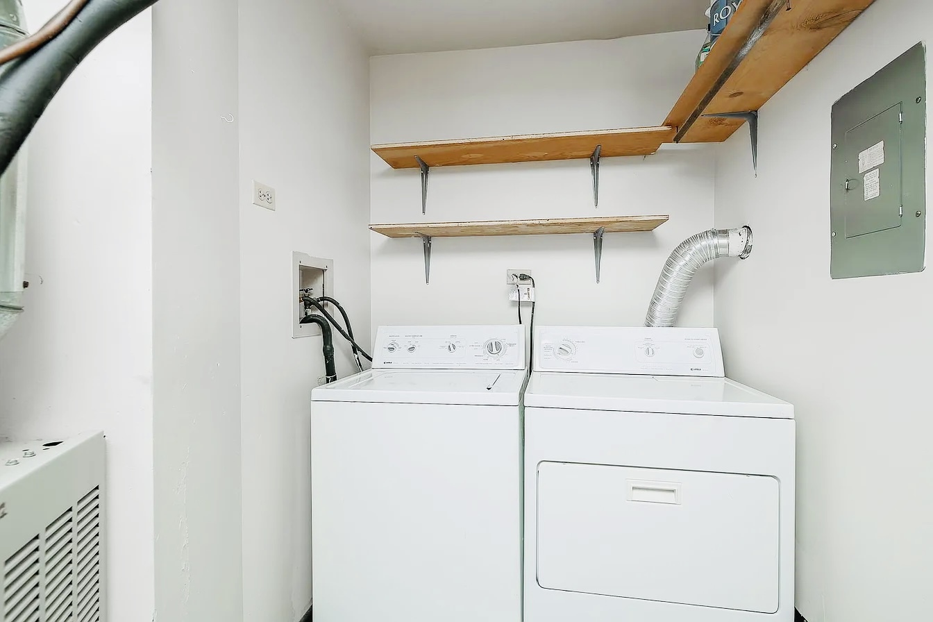 865 Sheldon Court, Unit C Wheaton, IL 60189 - Photo 6 of 11 a utility room with dryer and washer