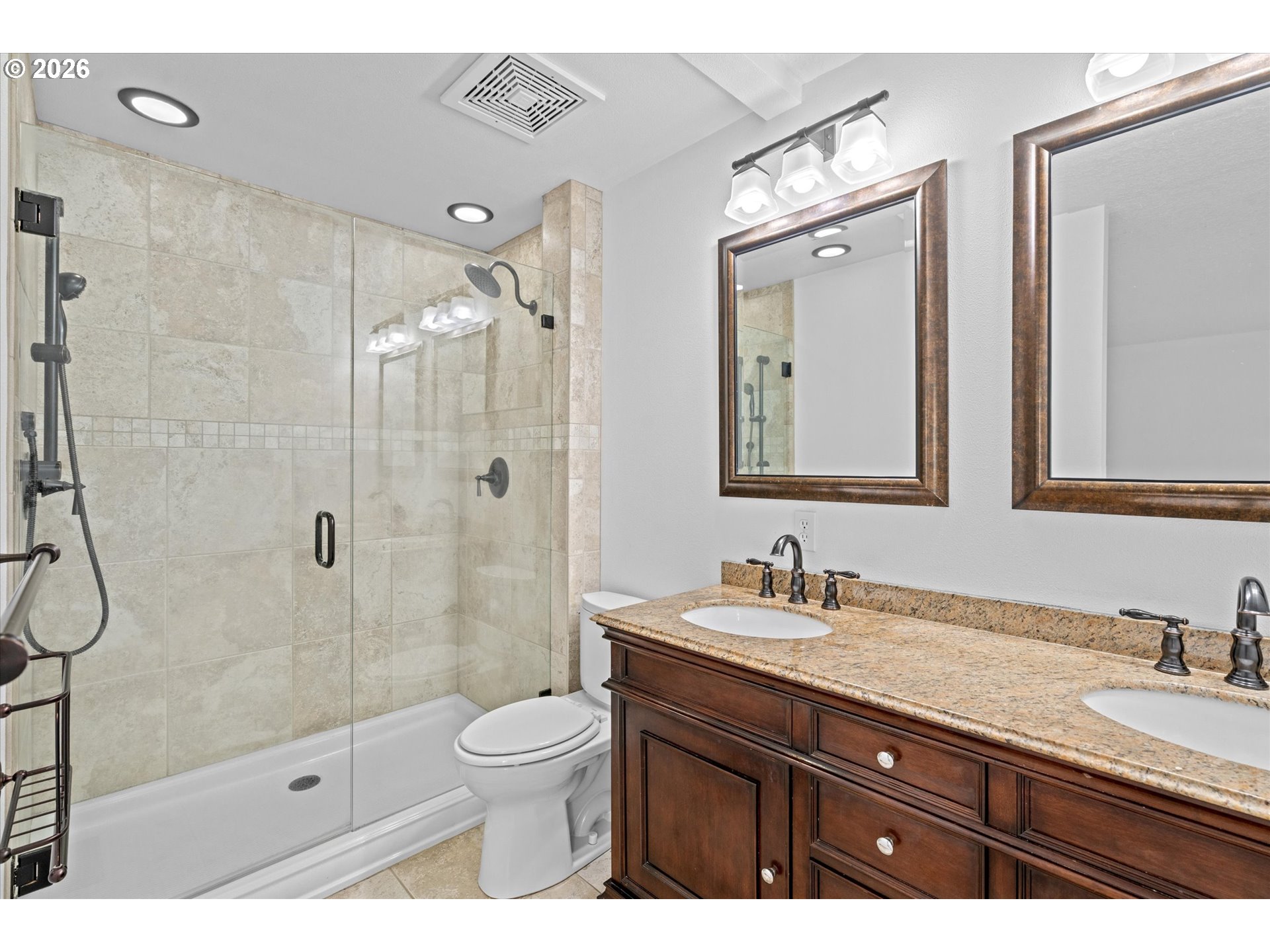 11255 Southwest Viewmount Court Tigard, OR 97223 - Photo 24 of 48 Bathroom, Attached