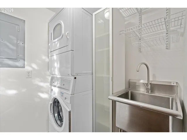 $665,000 | 11255 Southwest Viewmount Court, Tigard, OR 97223