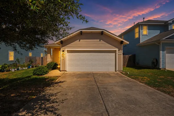 $1,795 | 374 Triumph Road, Buda, TX 78610