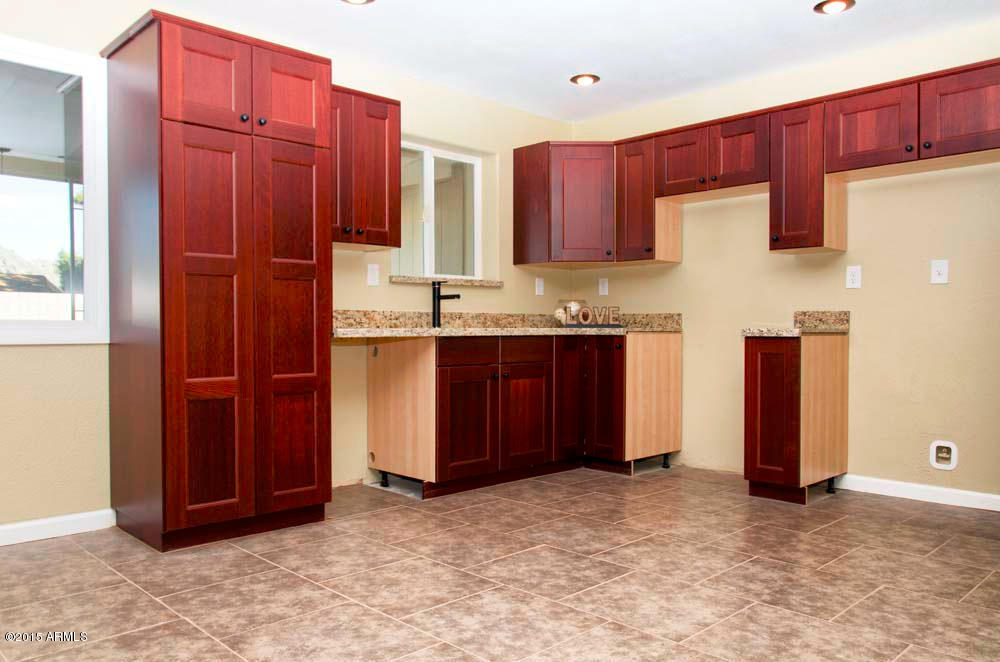 2314 East Cactus Road Phoenix, AZ 85022 - Photo 5 of 40 Kitchen 3