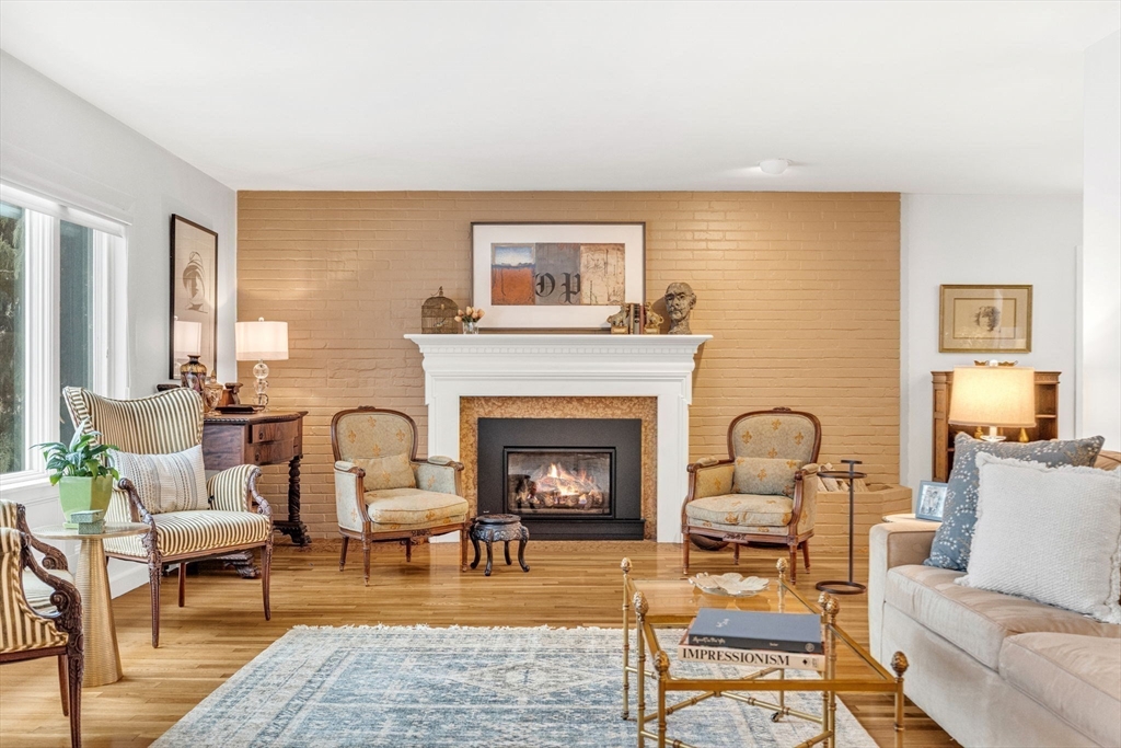 90 Elmwood Road Wellesley, MA 02481 - Photo 5 of 37 Gallery Image 5