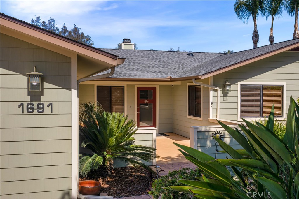 1691 Pepper Tree Place Fallbrook, CA 92028 - Photo 3 of 51