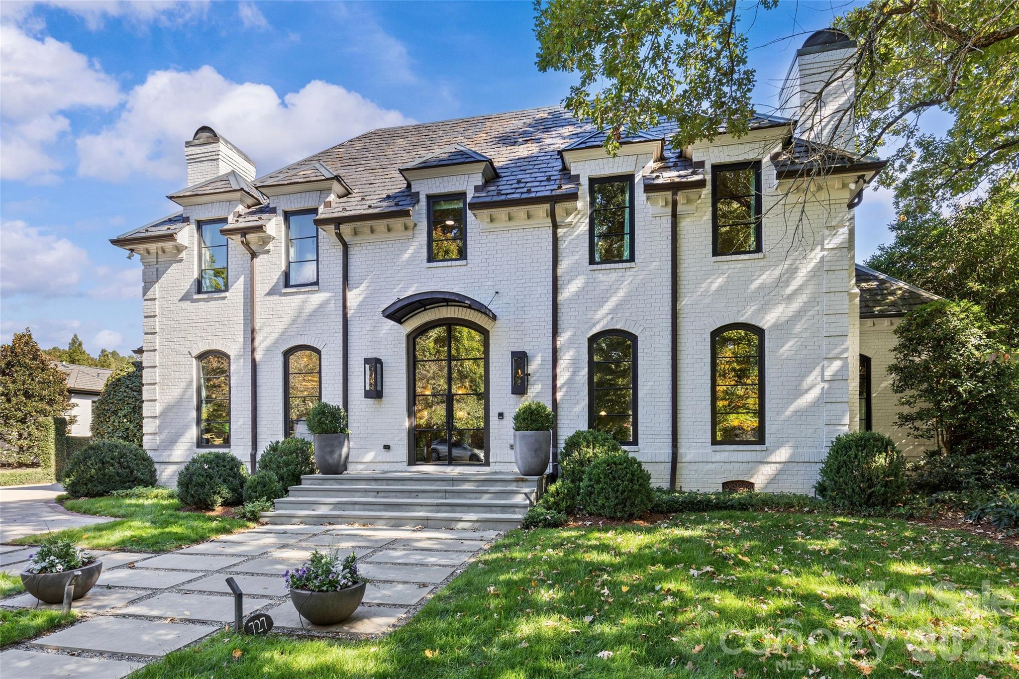 727 Colville Road Charlotte, NC 28207 - Photo 2 of 48 Gallery Image 2