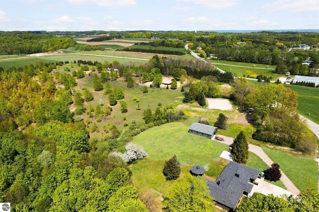 6416 Herkner Road Traverse City, MI 49685 - Photo 2 of 8 Gallery Image 2