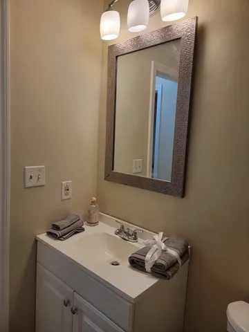 $2,200 | 3 Autumn Leaf Drive, Unit 14, Nashua, NH 03060