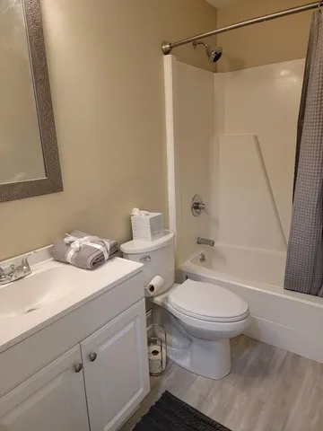 $2,200 | 3 Autumn Leaf Drive, Unit 14, Nashua, NH 03060