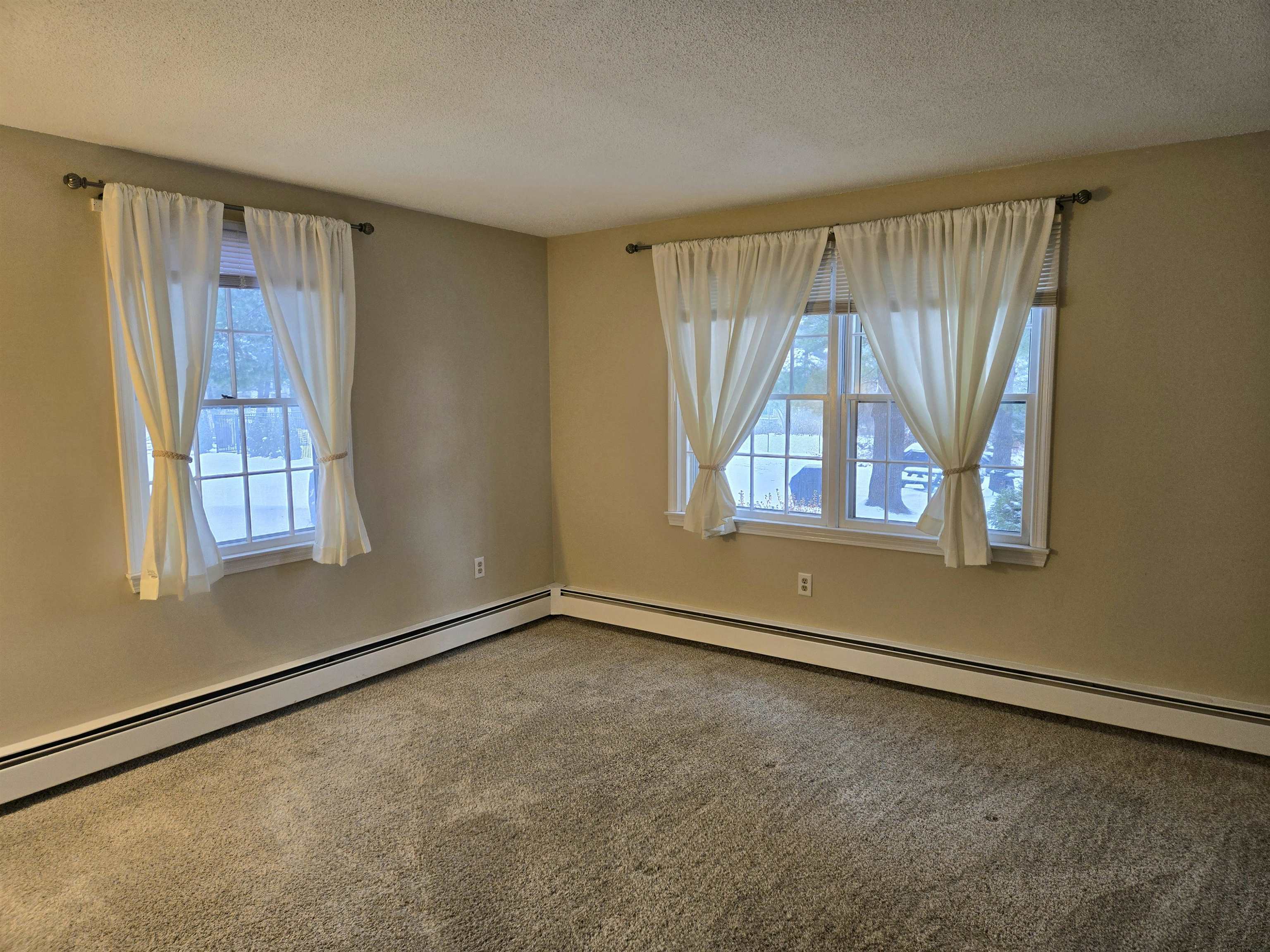 3 Autumn Leaf Drive, Unit 14 Nashua, NH 03060 - Photo 8 of 16