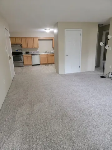 $2,200 | 3 Autumn Leaf Drive, Unit 14, Nashua, NH 03060