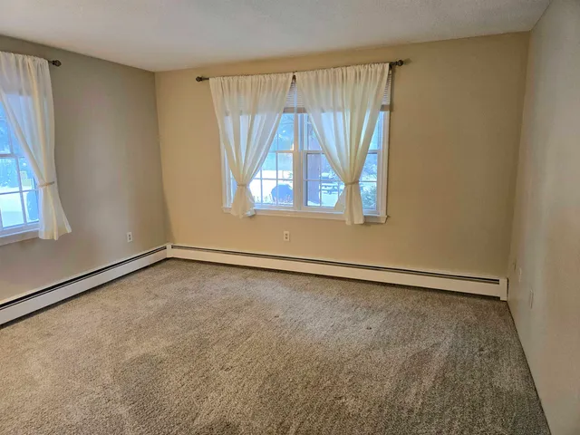 $2,200 | 3 Autumn Leaf Drive, Unit 14, Nashua, NH 03060
