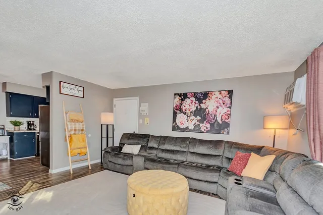 $194,900 | 9865 Cordoba Court, Unit 3A, Orland Park, IL 60462