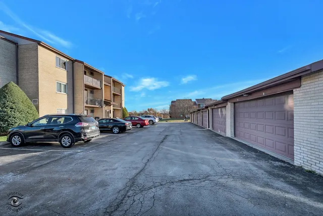 $194,900 | 9865 Cordoba Court, Unit 3A, Orland Park, IL 60462