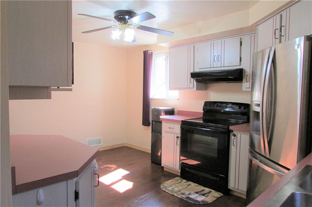 668 Kelso Road Mt. Lebanon, PA 15243 - Photo 7 of 25 View of kitchen towards eat-in-area.