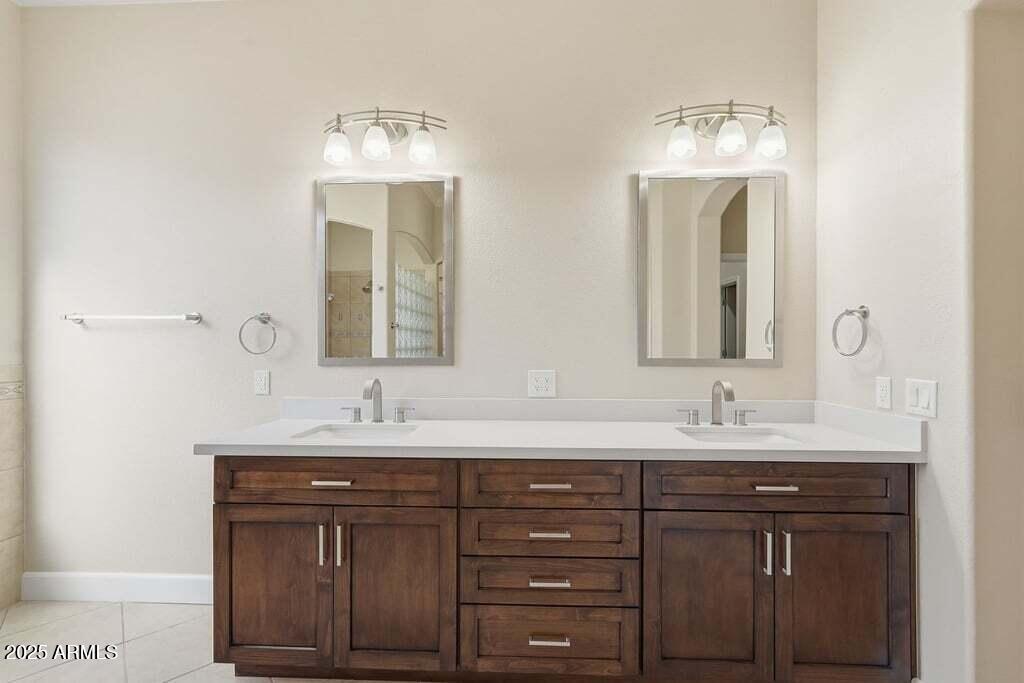 4238 South Strong Box Road Gold Canyon, AZ 85118 - Photo 15 of 38 30-custom-030_ListerPros