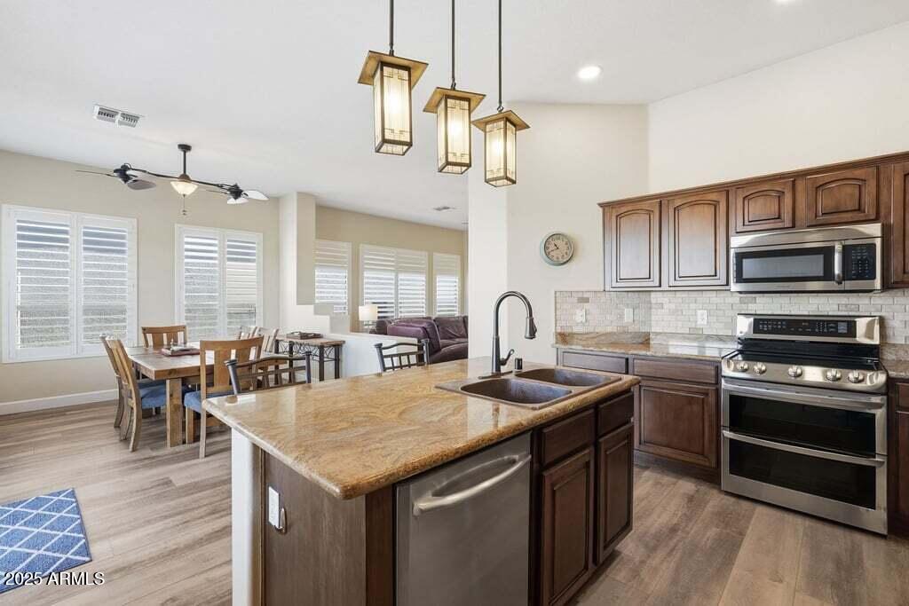 4238 South Strong Box Road Gold Canyon, AZ 85118 - Photo 10 of 38 15-custom-015_ListerPros