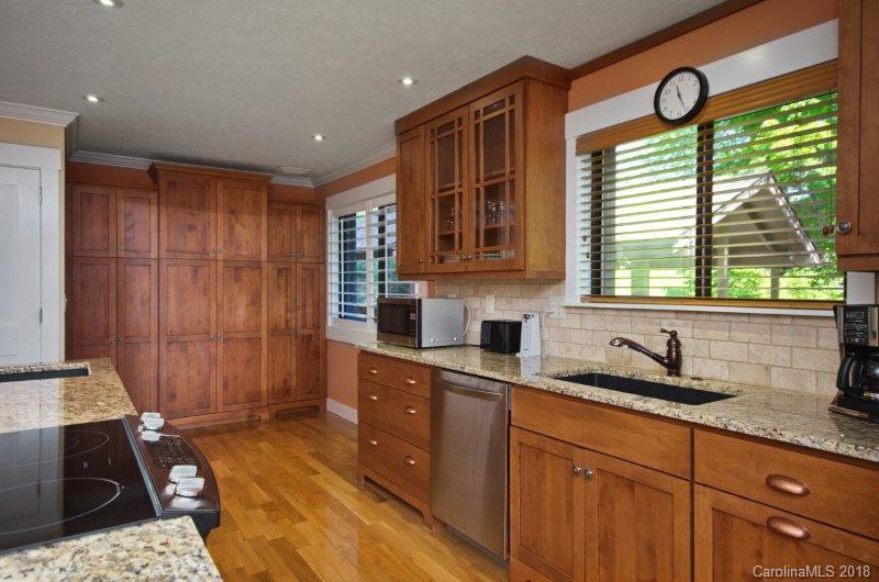 149 Country Ridge Road, Unit UN 5 Laurel Park, NC 28739 - Photo 6 of 20