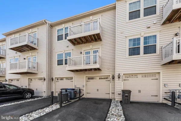$499,980 | 42227 Piebald Square, Aldie, VA 20105