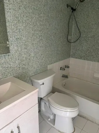 $1,950 | 1151 West 28th Street, Unit 9, Hialeah, FL 33010