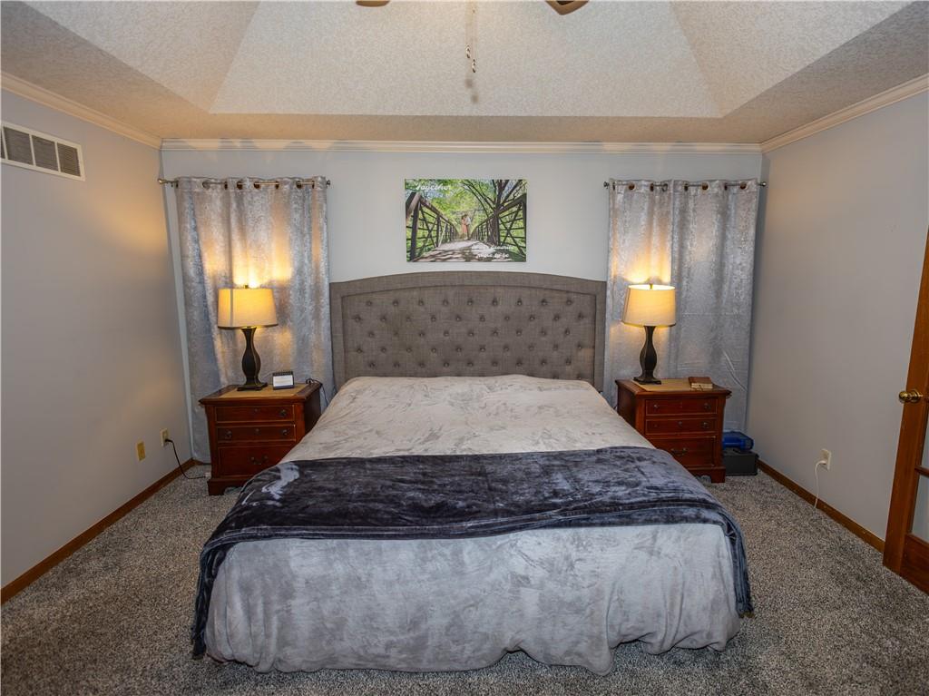 8515 Hallet Street Lenexa, KS 66215 - Photo 11 of 21