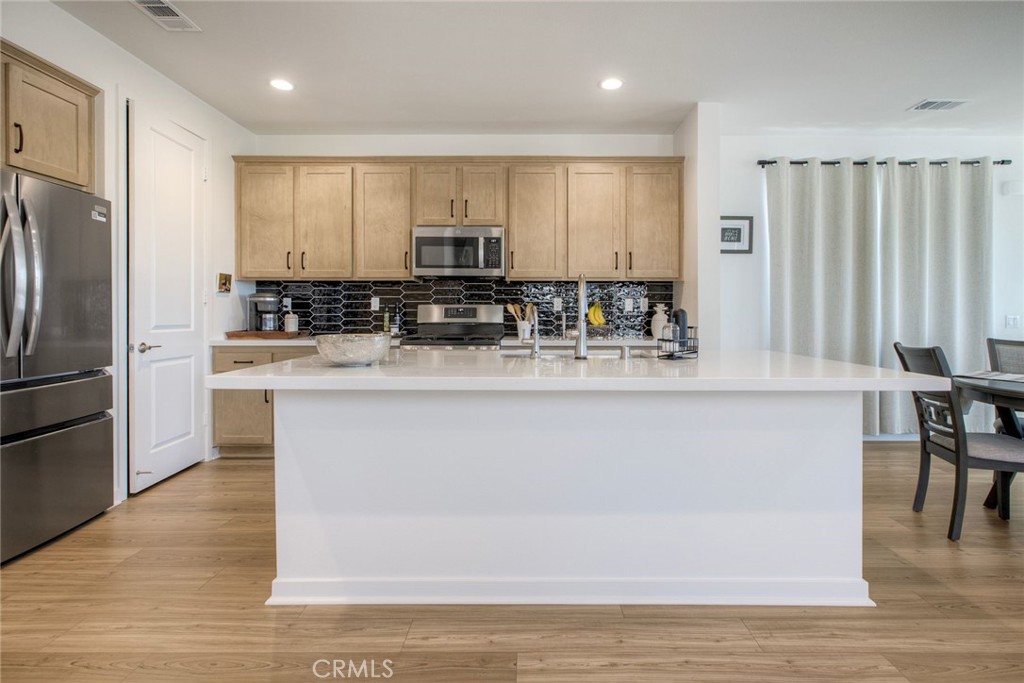 32711 Brunello Way Temecula, CA 92591 - Photo 13 of 70 Kitchen Island