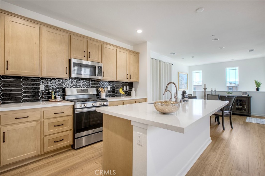 32711 Brunello Way Temecula, CA 92591 - Photo 15 of 70 Upgraded cabinets & hardware