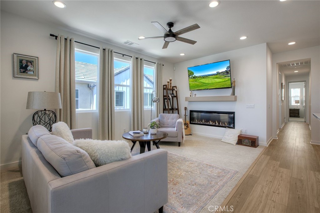 32711 Brunello Way Temecula, CA 92591 - Photo 19 of 70 Gathering area with fireplace