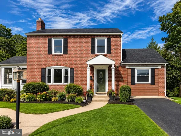 $400,000 | 332 North Lee Street, Woodstock, VA 22664
