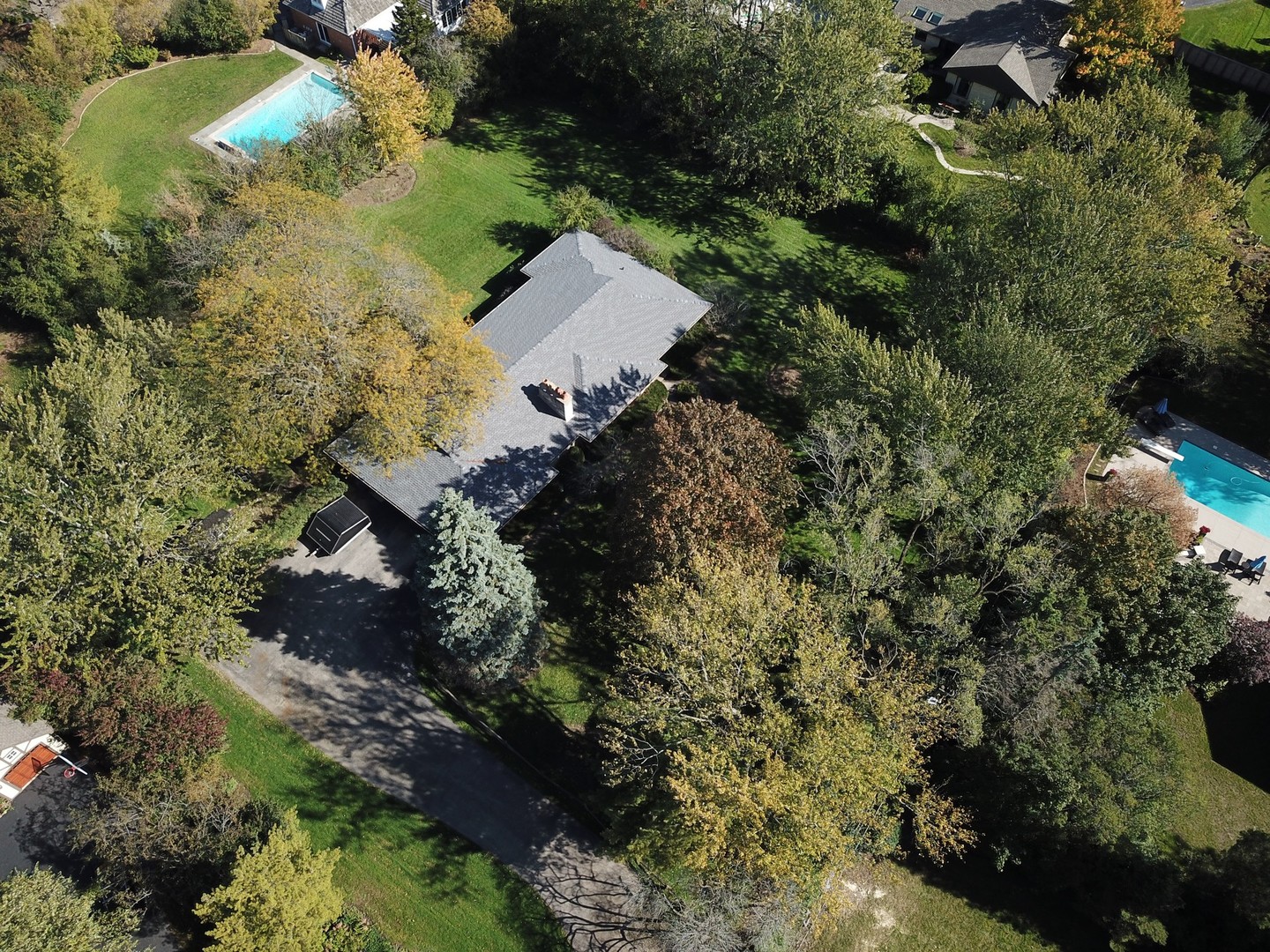 8 Rolling Ridge Road Northfield, IL 60093 - Photo 3 of 10 an aerial view of residential house with outdoor space