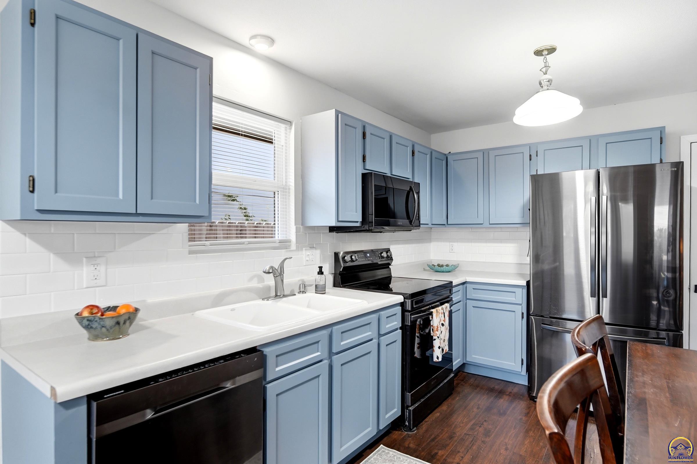 7537 Southwest 26th Street Topeka, KS 66614 - Photo 11 of 69