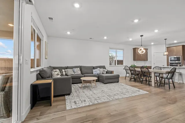 $659,900 | 2078 Moses Street, Woodland, CA 95776