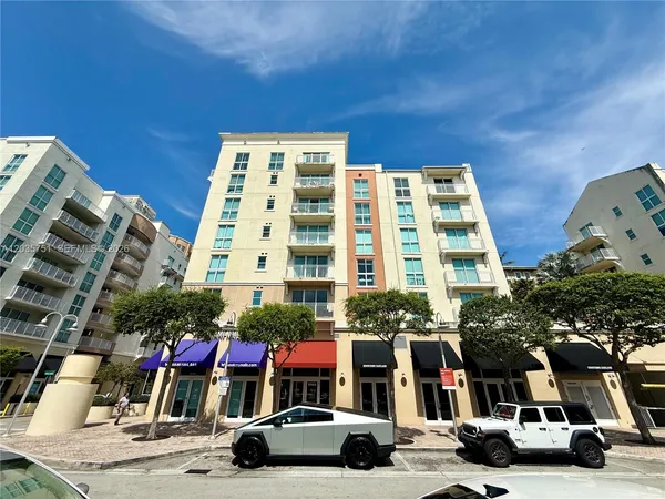 $345,000 | 7275 Southwest 90th Street, Unit C313, Miami, FL 33156