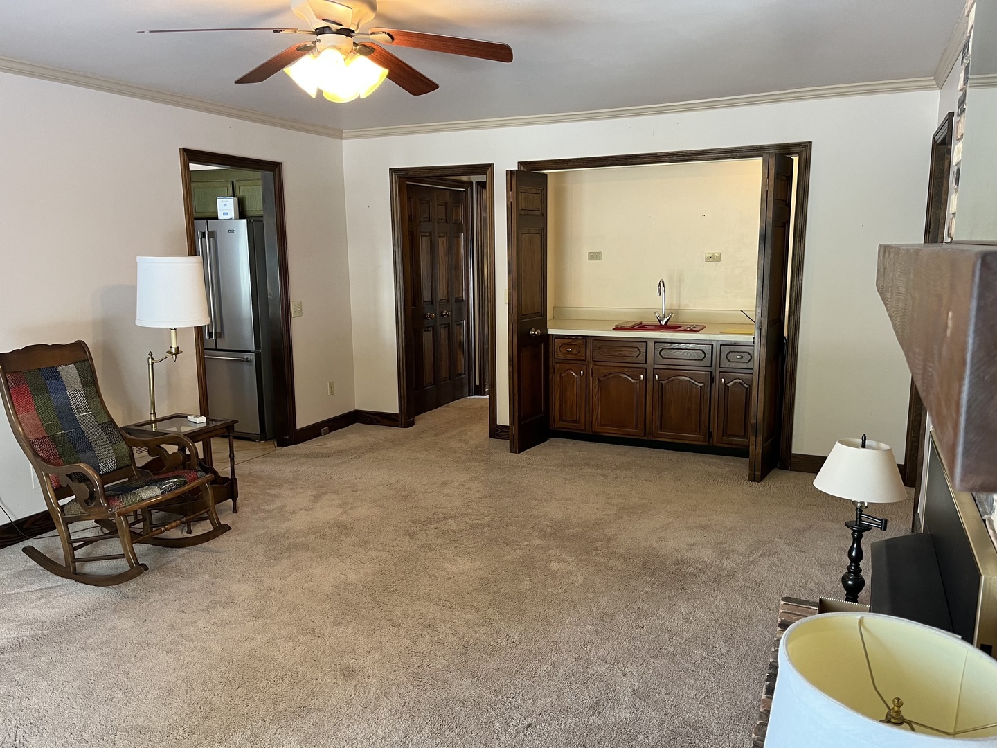 28 Winthrop New Road Sugar Grove, IL 60554 - Photo 10 of 20 a view of a workspace with furniture and a window