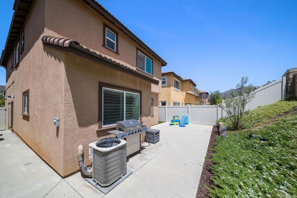 35113 Persano Place Fallbrook, CA 92028 - Photo 16 of 69