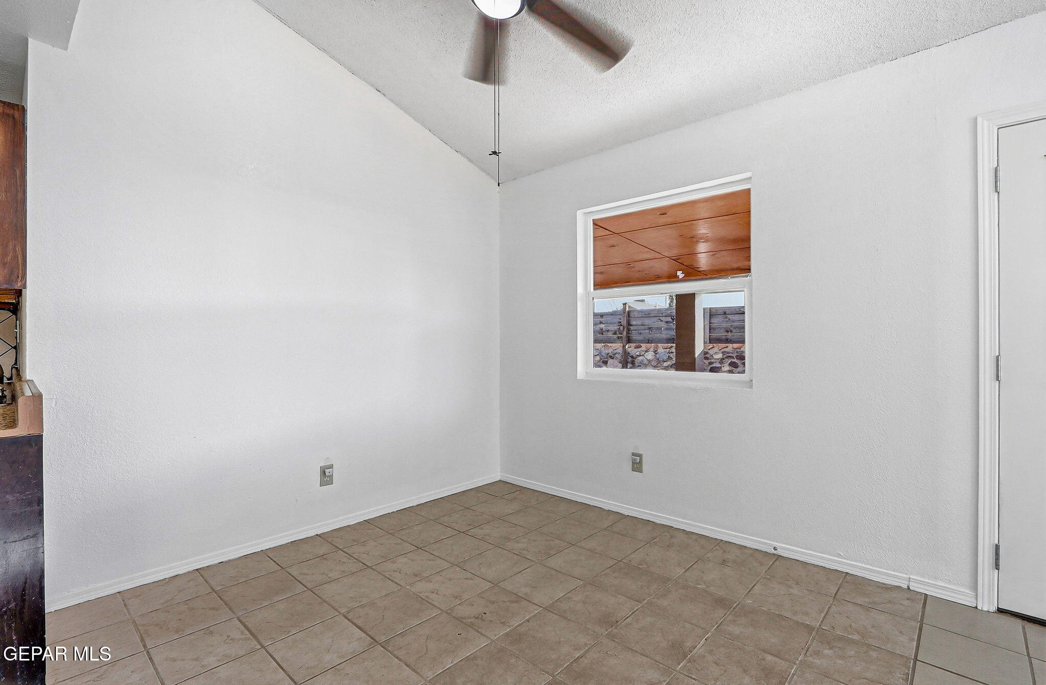 5421 Gate Ridge Circle El Paso, TX 79932 - Photo 15 of 43 15-web-or-mls-IMG_3490